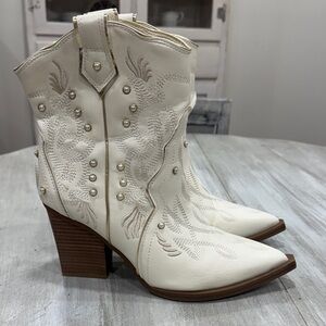 MIA Cream Western Ankle Boots